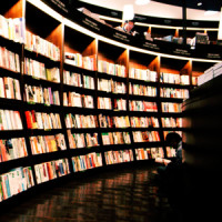 【注目のオンライン書店８選】本・書籍通販サイトのサービス特徴まとめ